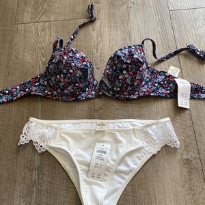 NWT- Hollister matching bikini set - top 34C and bottom - Small